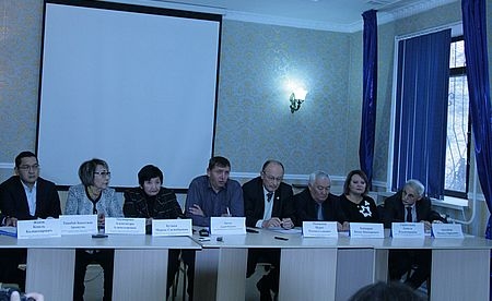СКАНДАЛ В БЛАГОРОДНОМ СЕМЕЙСТВЕ