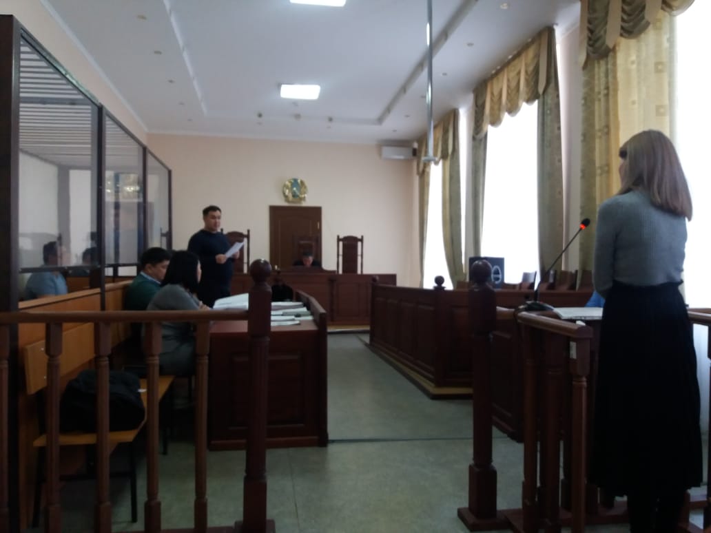 Дело о 20 млн тенге: Сотрудник Нацбюро произвел больше сотни звонков на телефон потерпевшего, уже после того, как дело было передано в суд