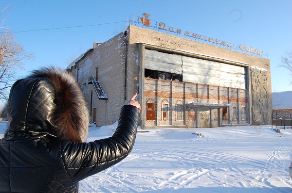 Дом культуры «Союз» в пригороде Костаная стал пристанищем бомжей, алкоголиков и наркоманов