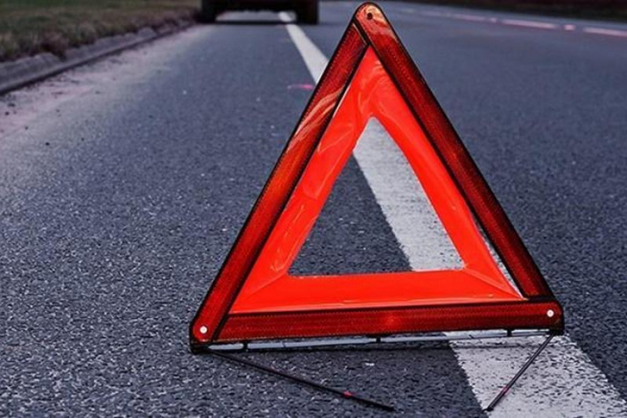 В Костанае участник ДТП, незаконно ворвавшись во двор, «скрутил» номера с автомобиля, в который он въехал