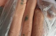 Пациентов Аулиекольской больницы пытались накормить сосисками с плесенью