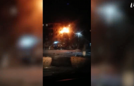 В Лисаковске горит квартира, в данный момент пожарные ликвидируют очаг возгорания