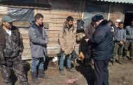 Российские полицейские возле границы с Казахстаном провели массовую проверку граждан