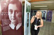 Выставка посвященная Анне Франк открылась в библиотеке им. Л. Толстого в Костанае