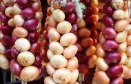 На Южный Урал не пропустили лук и сыр из Казахстана