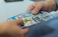 Бизнесмен пытался за взятку провезти товар из Казахстана в Россию