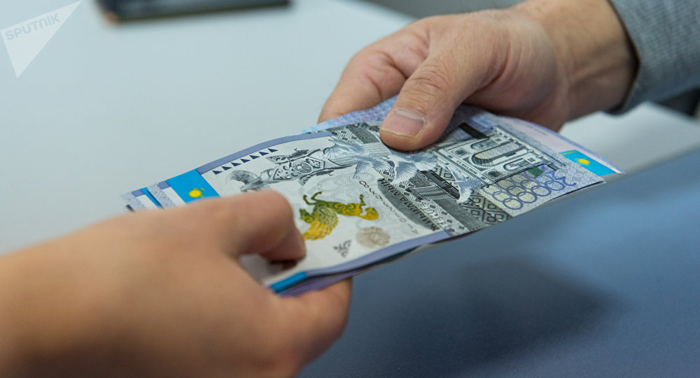 Бизнесмен пытался за взятку провезти товар из Казахстана в Россию