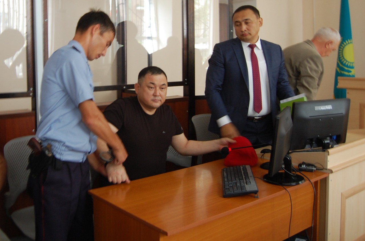 На 3,5 года лишения свободы осудили экс-акима Аулиекольского района
