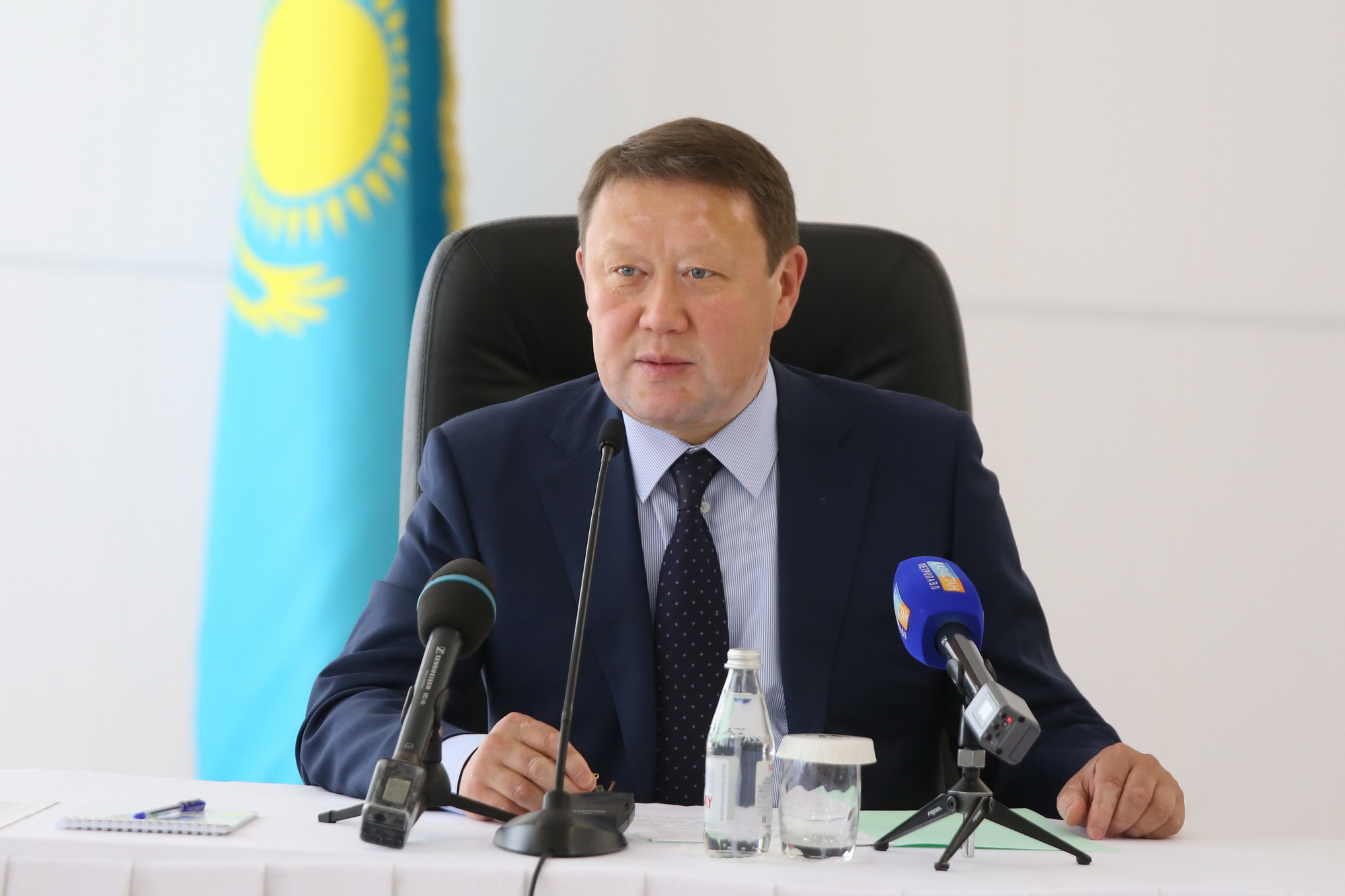 Для акима СКО Кумара Аксакалова приобрели служебный автомобиль почти за 20 млн тенге