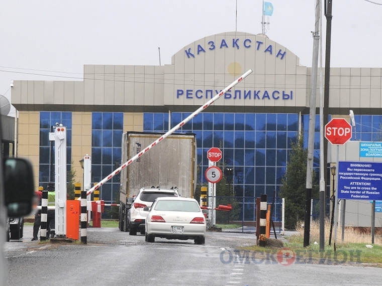 Казахстанские таможенные посты не пропускают домой большегрузы, спокойно выехавшие из России