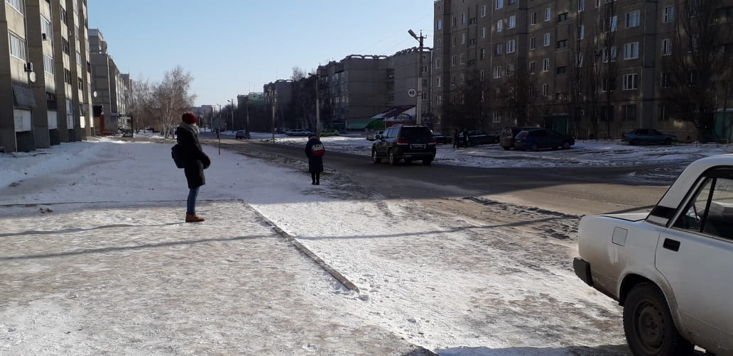 Жители седьмого микрорайона уже более десяти лет ждут автобус на улице под снегом и дождем