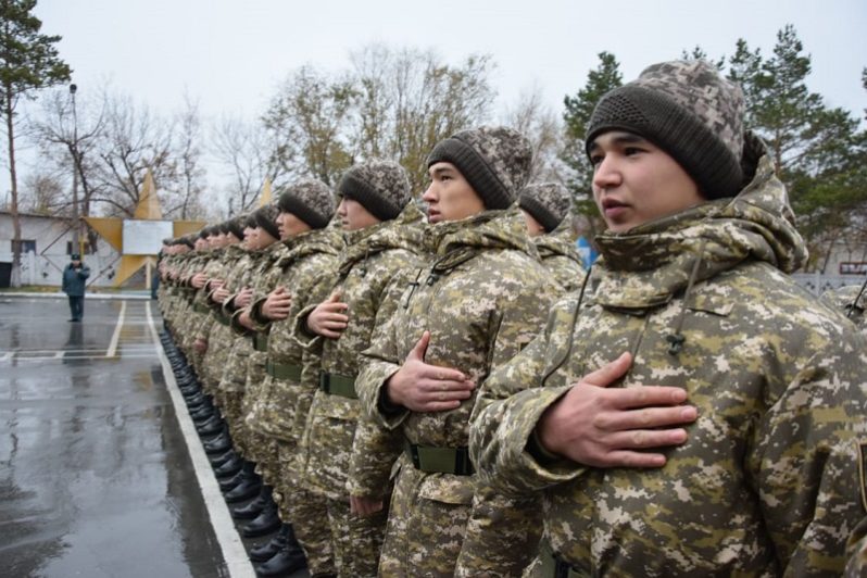 Военнообязанных призывают на специальные сборы: Токаев подписал указ
