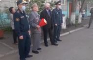 Воинская часть Костаная поздравила ветеранов Великой Отечественной войны