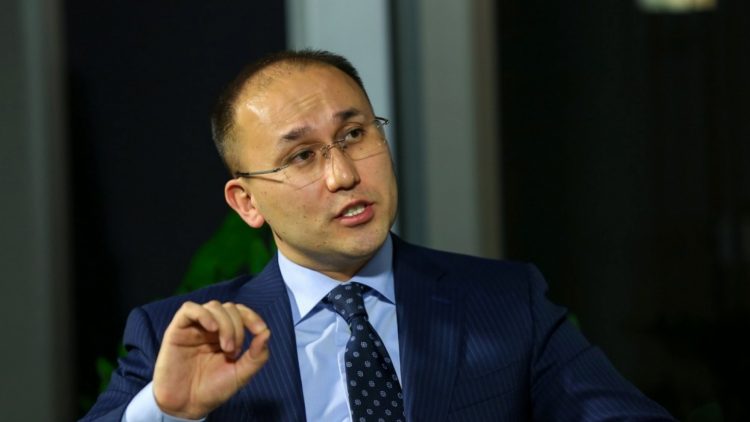 Что сказал Абаев о салюте, чипировании и вертолетах с вирусом