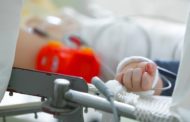 Убитая горем мать пытается разобраться, кто виноват в смерти ее 3-летней дочери в Костанайской области