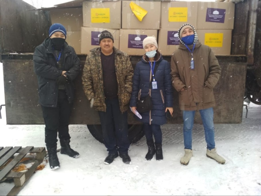 Волонтеры «Жанашыр бол» развозили продуктовые наборы нуждающимся