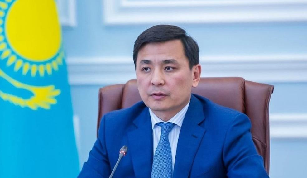 Кульгинов назвал ряд профессий, работникам которых необходимо привиться против Covid-19