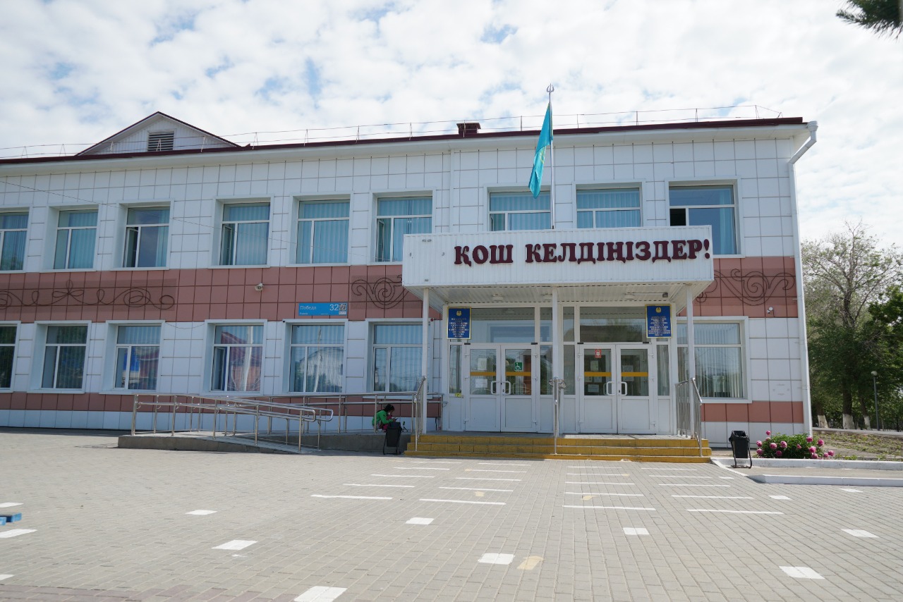 На территории, которая изначально принадлежала СШ № 14, развернулась частная стройка