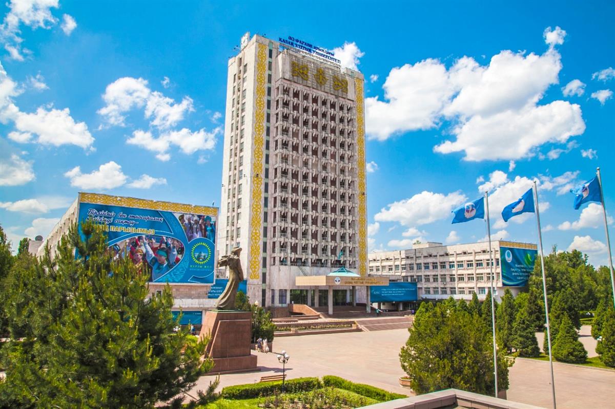 Вакцинированные от коронавируса студенты получат скидки на обучение от вузов
