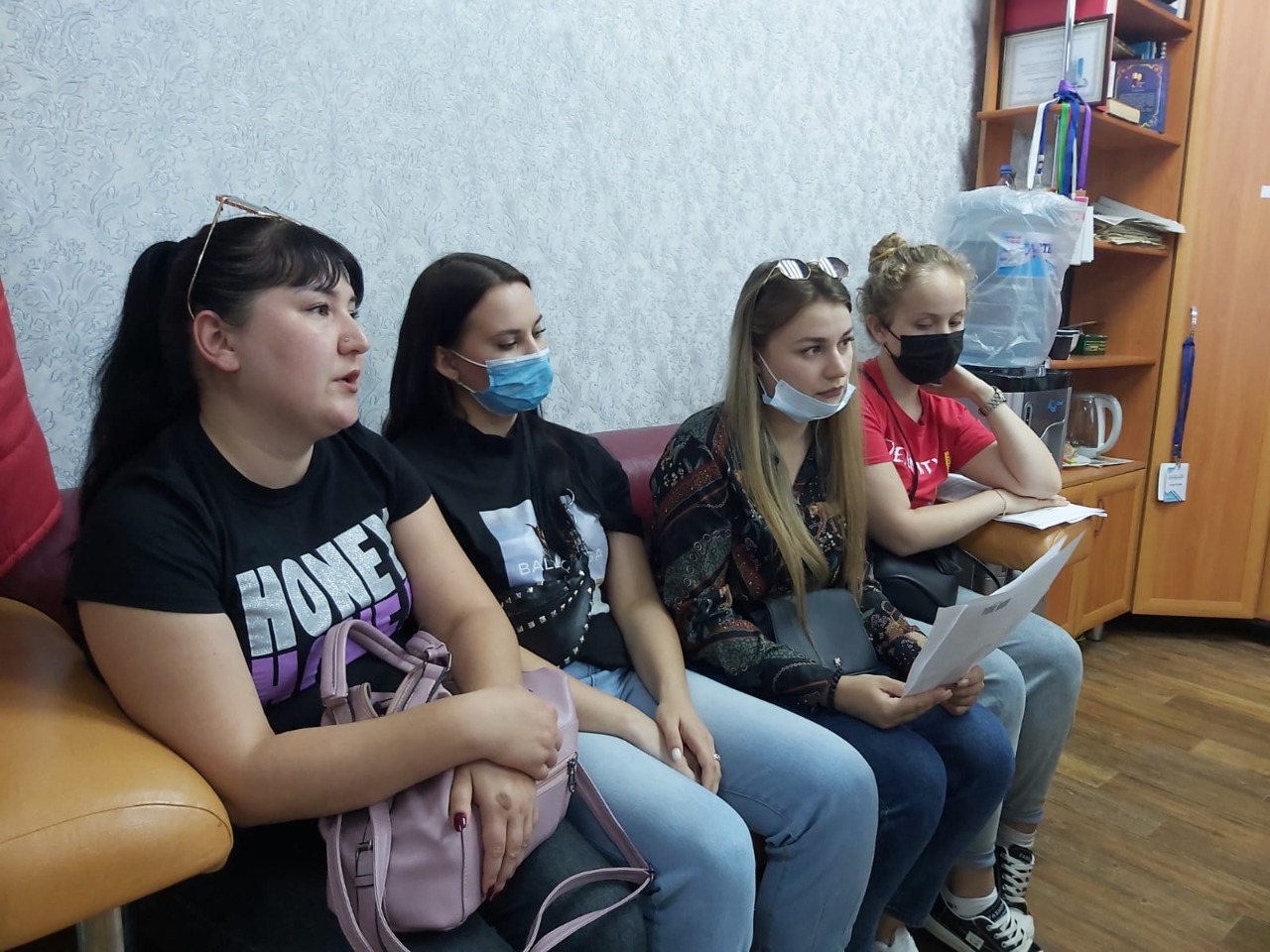 Экс-сотрудницы судятся с компанией «Автодом» из-за незаконного увольнения