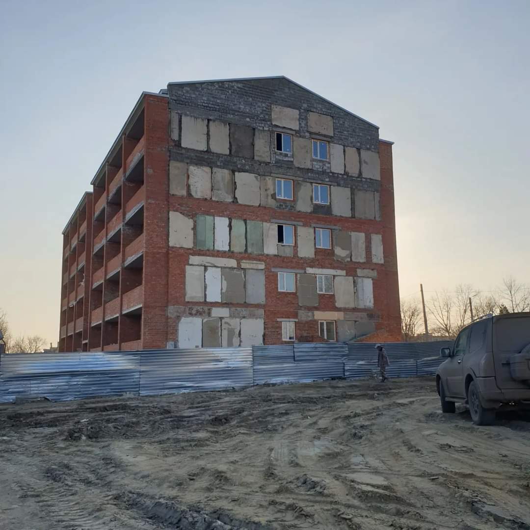 Дом в Костанае, построенный по ул. Узкоколейной, 4/3, может обернуться головной болью для будущих жильцов