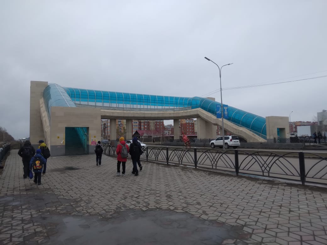 Костанайцы считают, что в городе надземные переходы можно отнести к памятникам коррупции