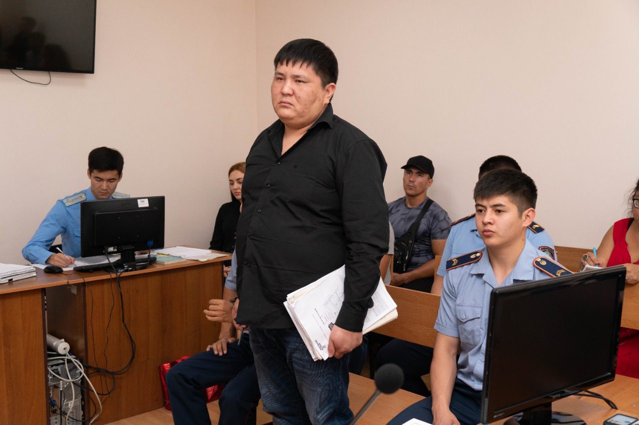 Как ожерелье с черным бриллиантом, путевки, рестораны довели жителя Костаная до суда