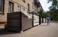 Спонсоры помогли жильцам костанайской многоэтажки с восстановлением кровли