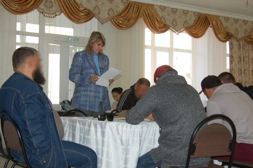 С осужденными из Лисаковска, в рамках проекта по ресоциализации, провела работу психолог