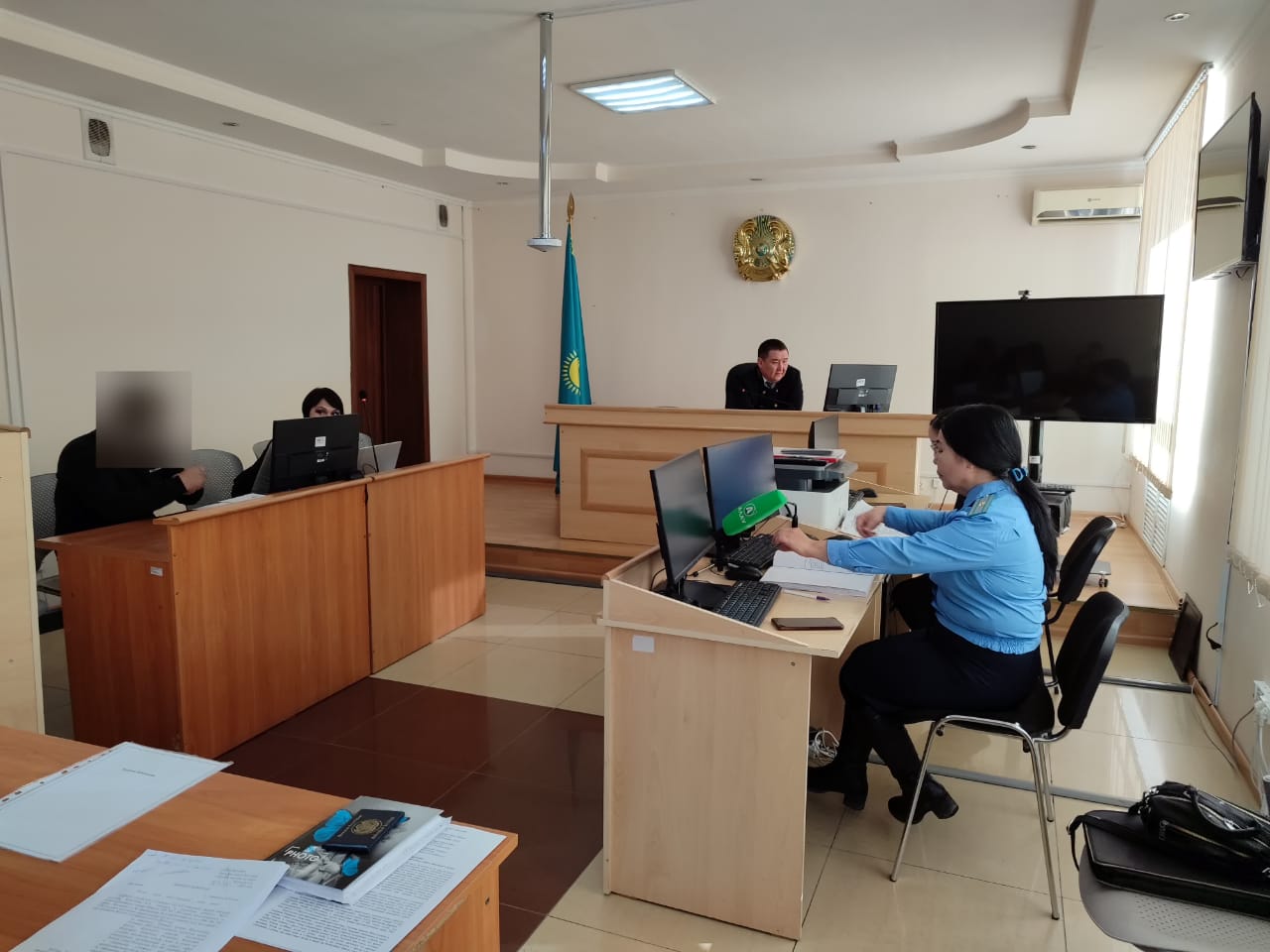 В суде Костаная рассматривается дело о нападении на таксиста