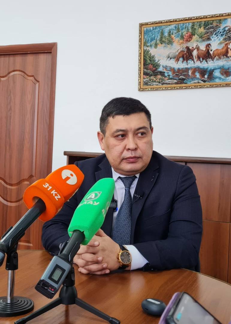 «Вы лжесвидетельствуете!»: руководитель костанайского управздрава и подрядчик устроили дебаты перед камерами