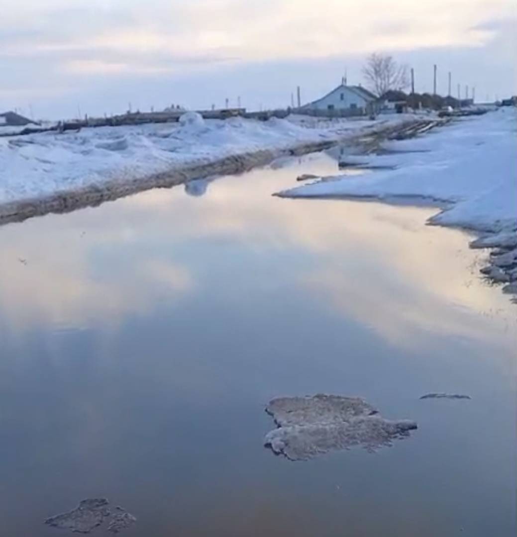 Талые воды подошли к домам жителей села Талапкер Костанайского района