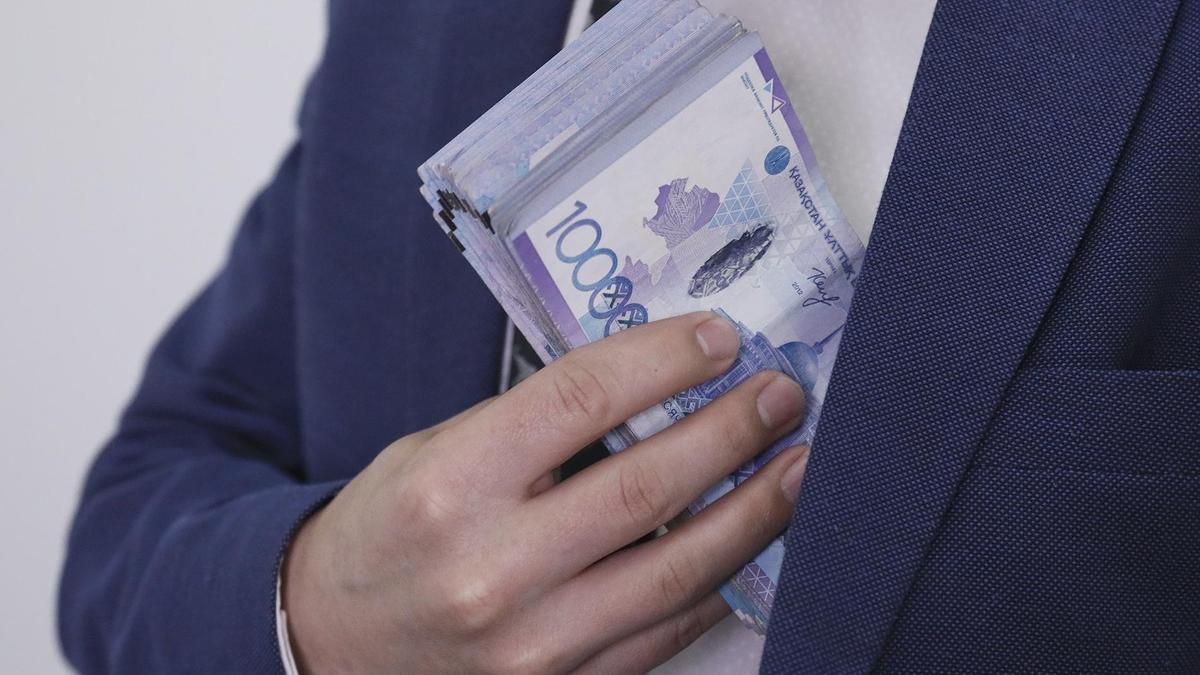 В Костанайской области госслужащие необоснованно получают премии