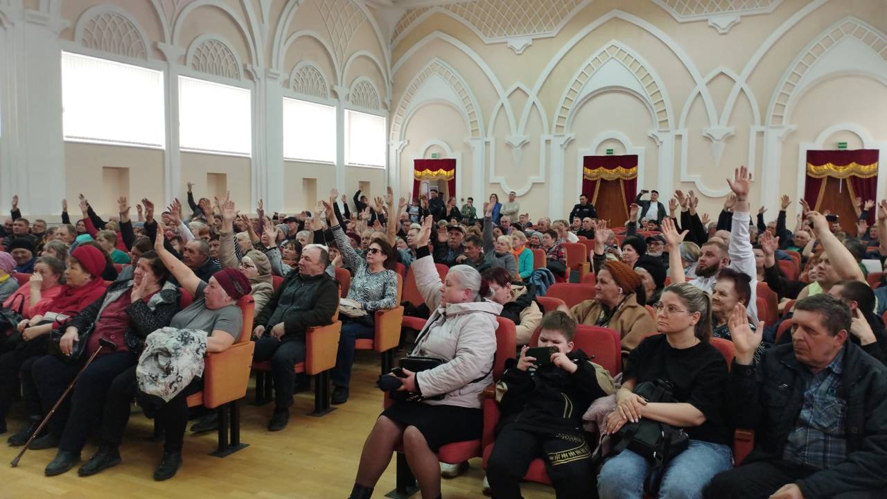 Дачные войны: в Костанае члены садоводческого общества им. Чапаева и его председатель уже два года не могут решить конфликт