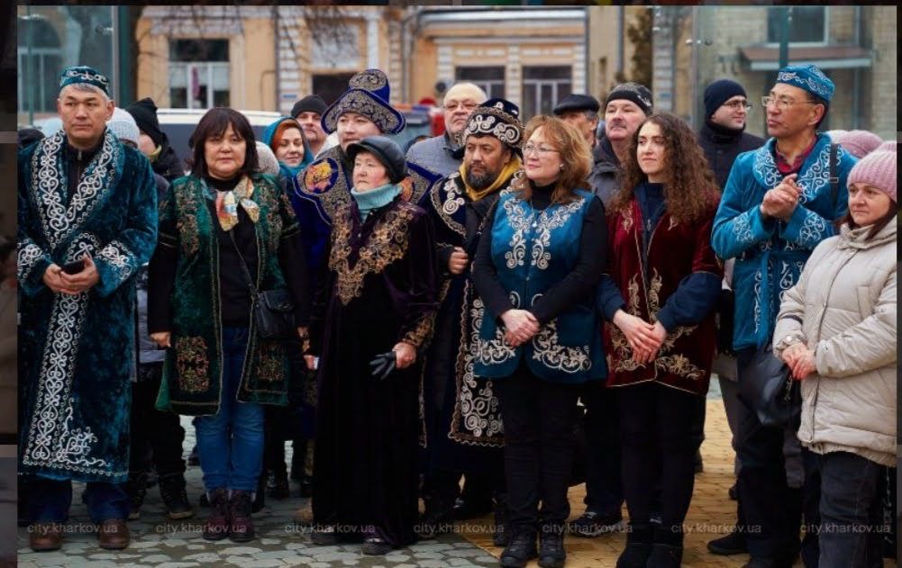 «Ситуация очень сложная, но мы к этому привыкли» — украинские казахи о том, что происходит в их регионах
