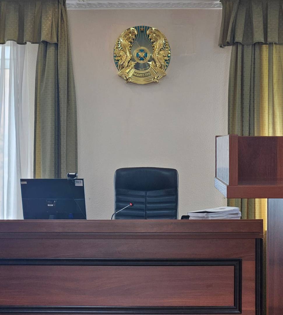 Санкционирование ареста в состоянии опьянения и учёт мнения потерпевших: с чем сталкиваются исследователи судебных процессов в Казахстане?