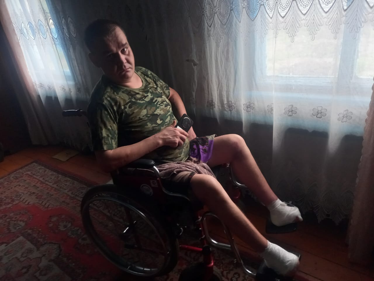 Полиция в Костанайской области оштрафовала за переход дороги в неположенном месте человека в инвалидном кресле