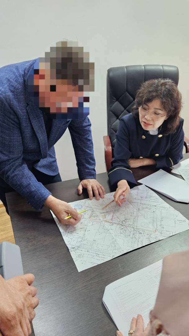 Отдал по доброте душевной: застройщик Айткужинов в суде пояснил, почему парковка у его многоэтажек не принадлежит жильцам