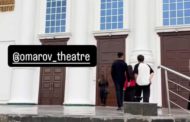 Почему костанайцы ждали у закрытых дверей театра премьеру «Міржақыпа»?